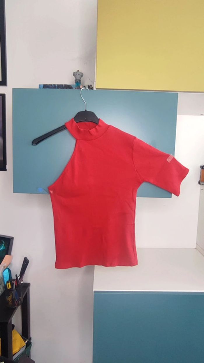 Top asymétrique rouge, Taille XS/S (estimée) - photo numéro 2