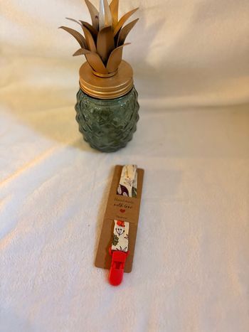 Attache tétine universelle 