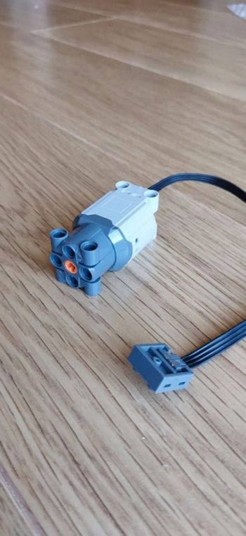 Moteur L sans marque ou lego