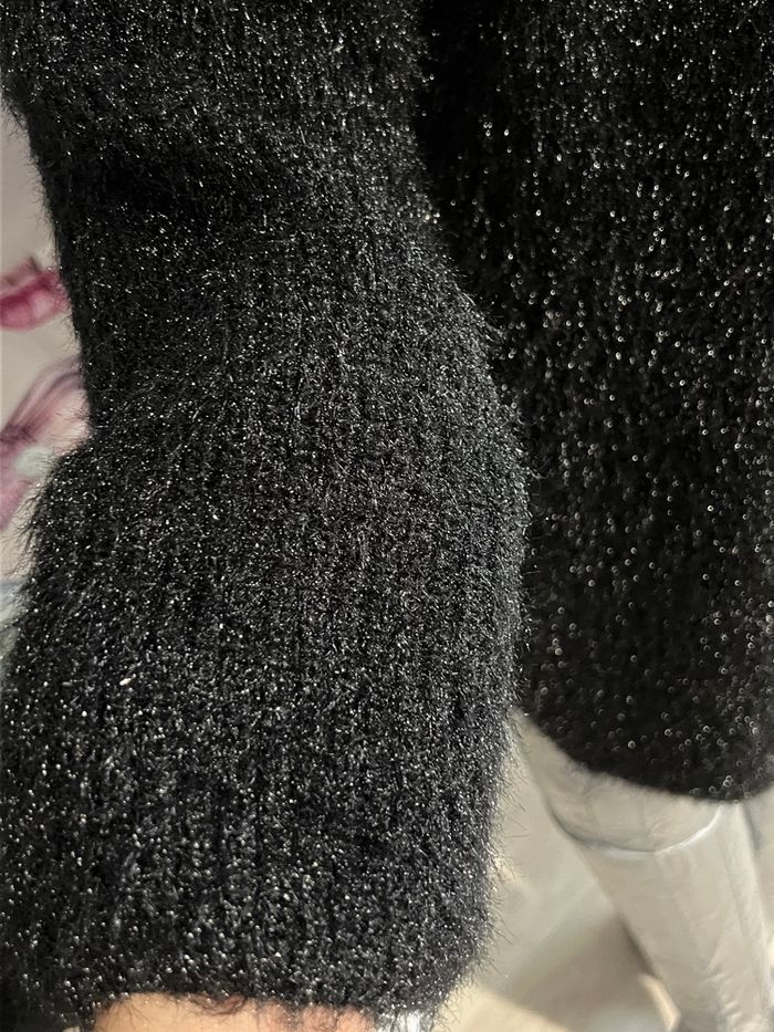 Pull noir S/M - photo numéro 2