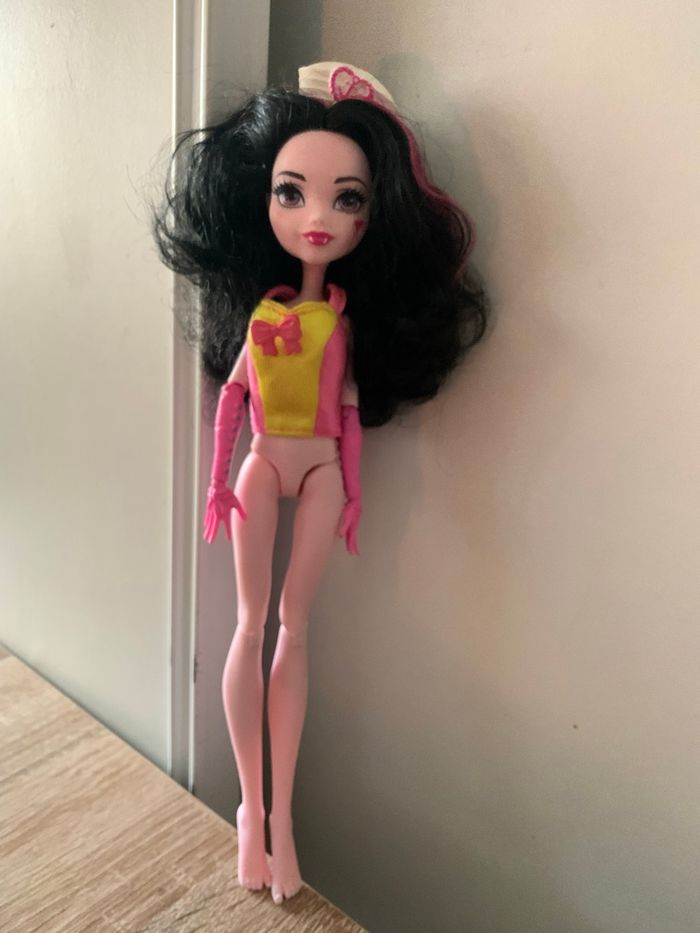 Poupée Monster High draculaura Shriekwrecked