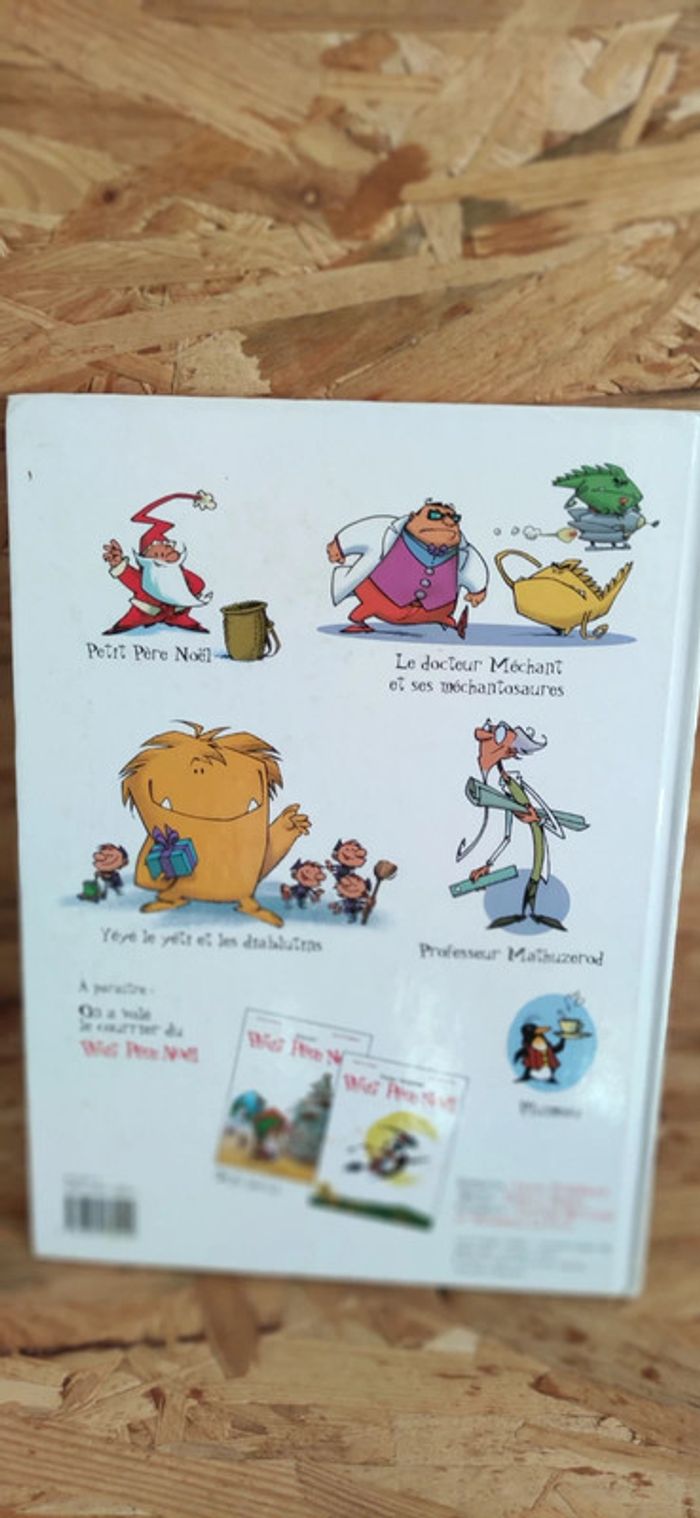 livre bd Petit père noël contre le docteur méchant - photo numéro 2