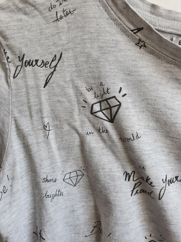 T-shirt fille 16  ans  taille S - photo numéro 3