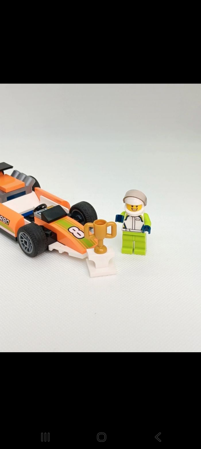 LEGO city 60322 Great Vehicles La Voiture de Course Formule 1
Complet - photo numéro 3