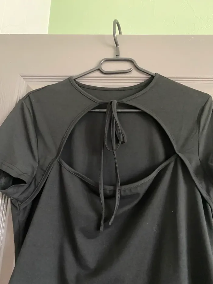 T-shirt col décolleté taille XL - photo numéro 2