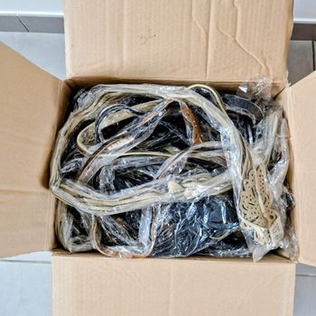 Lot revendeur de 32 ceintures neuves 