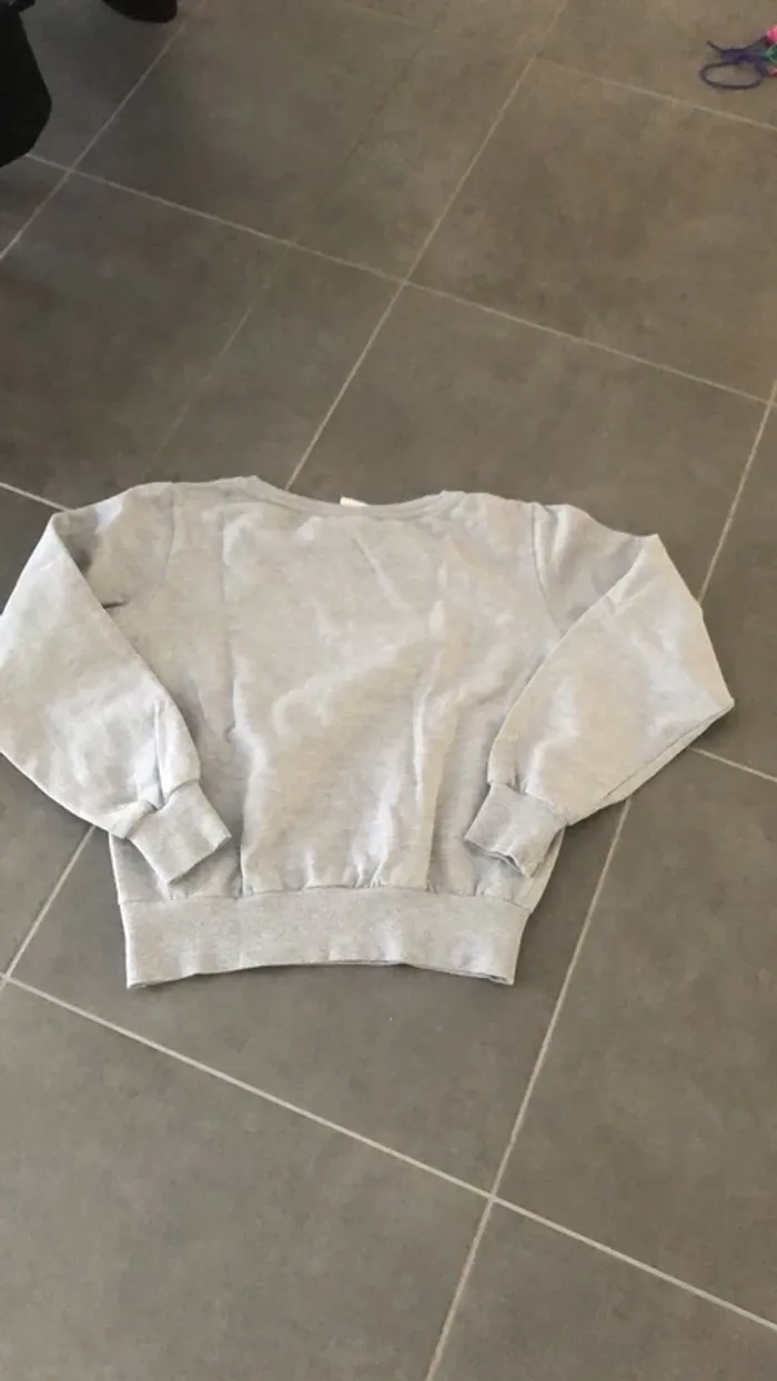 Pull à l’effigie de la série friends - photo numéro 3