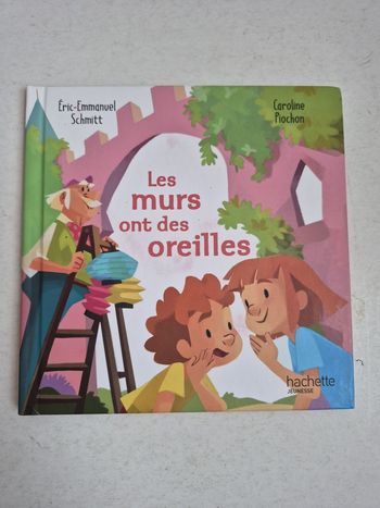 Les murs ont des oreilles