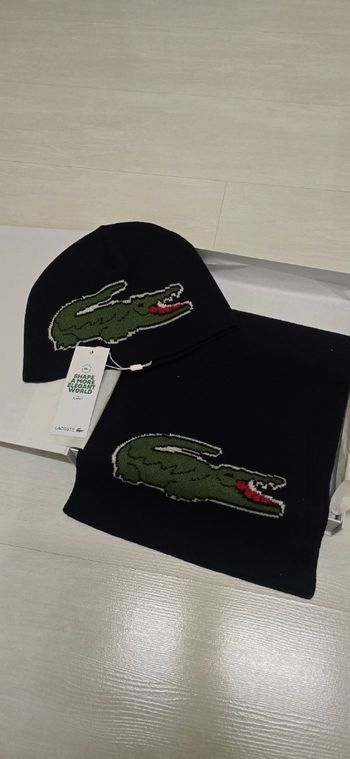 Ensemble echarpe et bonnet lacoste 