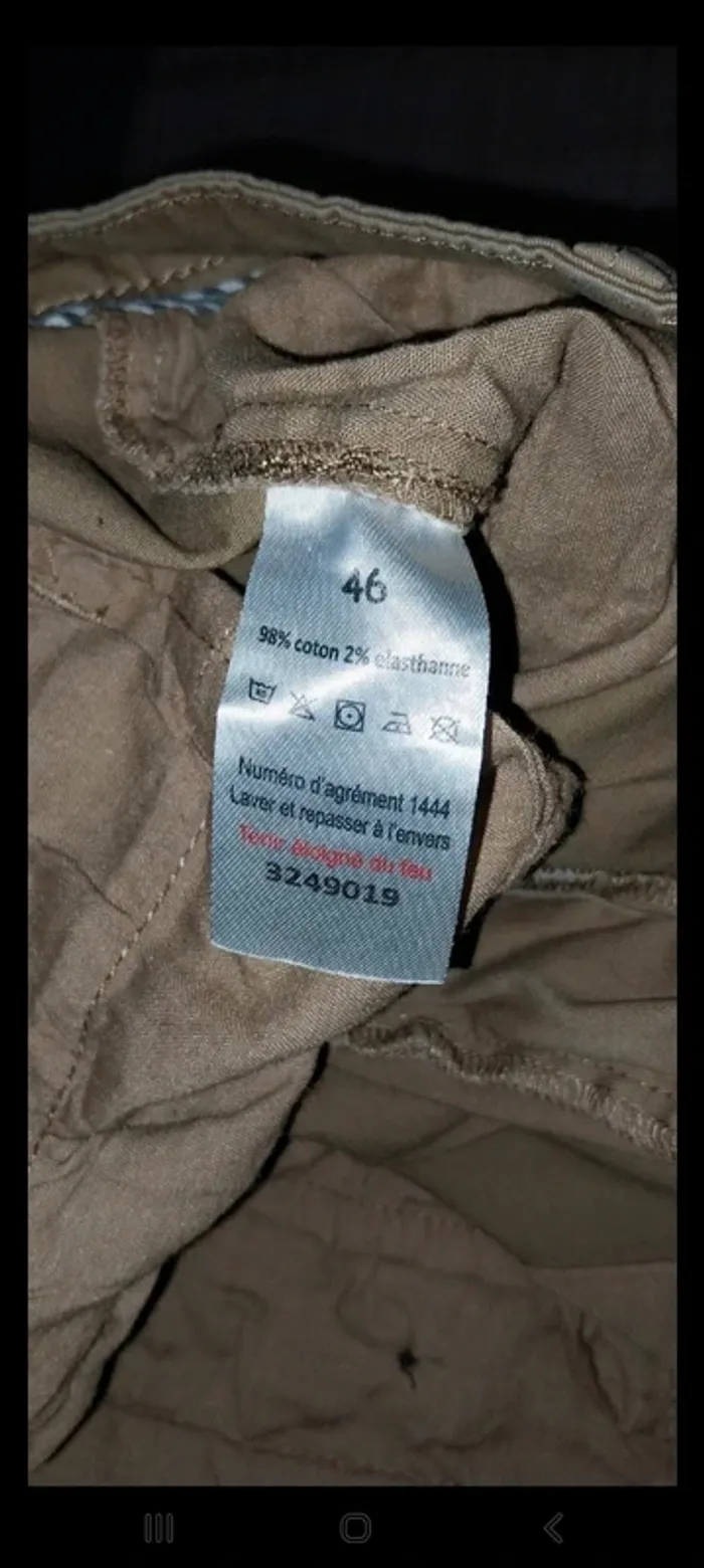 Chino homme neuf taille 46. La bonne couleur est celle de la 1ere photo - photo numéro 7