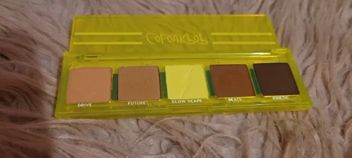 Palette néon gaze - photo numéro 3