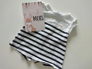 Tee shirt taille 3 mois