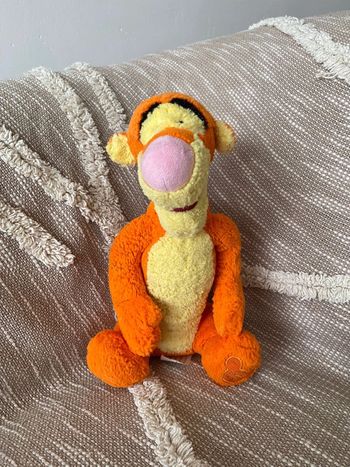 Peluche doudou 30cm Disney tigrou tigre orange très bon état