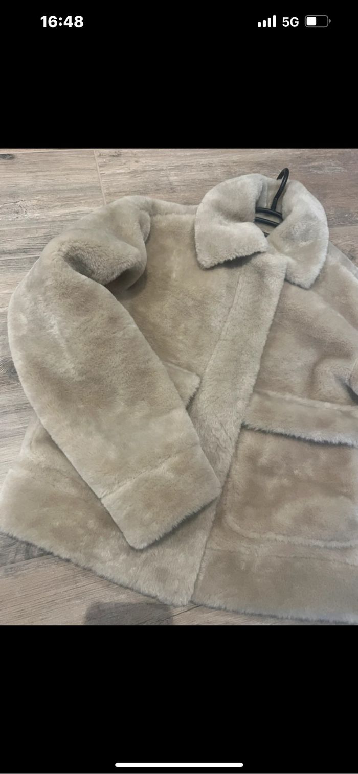 Veste en fausse fourrure beige - photo numéro 2