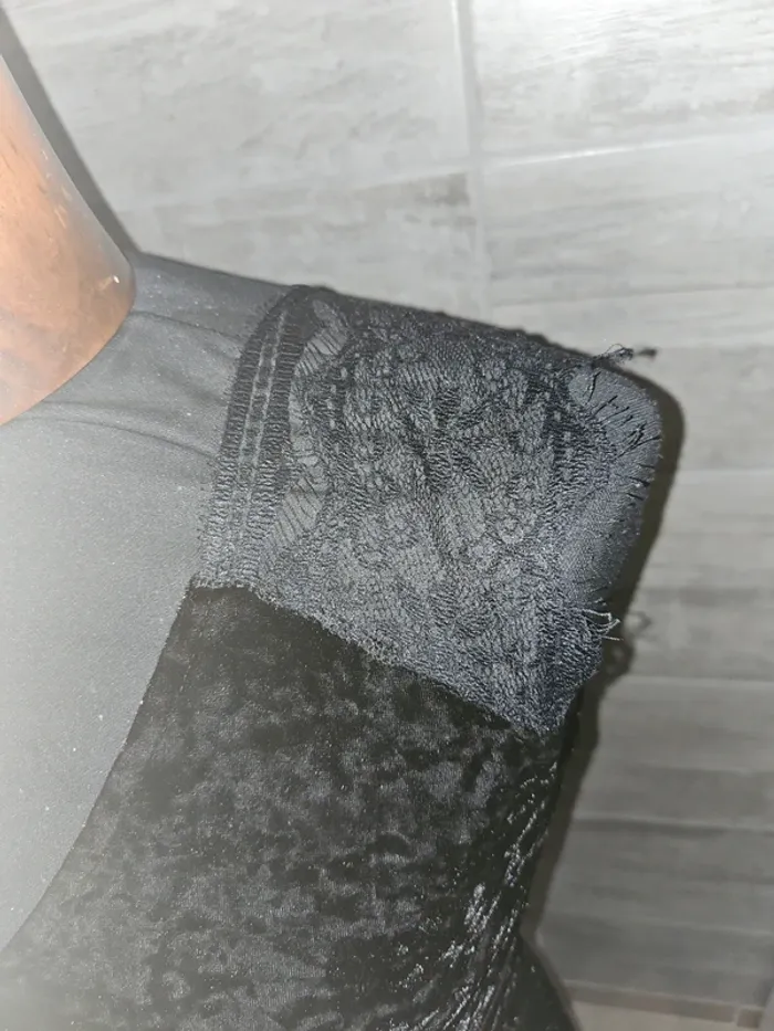 Robe noir effet velours - photo numéro 2