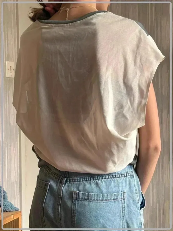 Top semi transparent taille 36 marque Nike - photo numéro 2