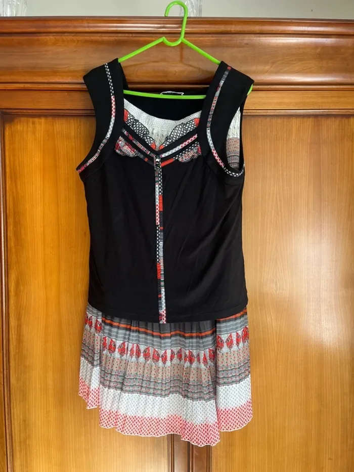 Ensemble jupe plissée et t shirt