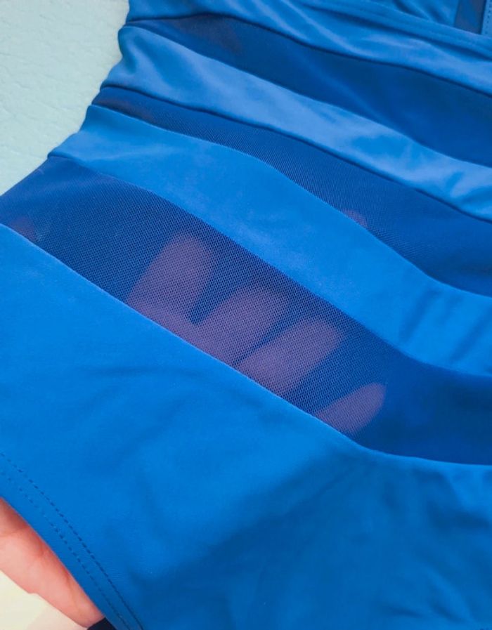 Maillot bleu électrique - photo numéro 3