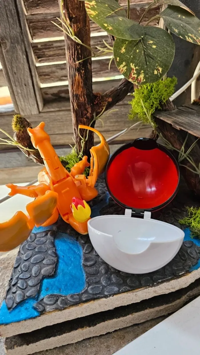 Super figurine Pokemon pliable en boule Dracaufeu - photo numéro 9