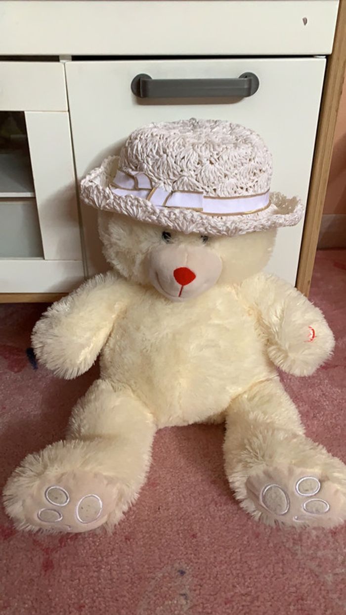 Très beau chapeau blanc 9 / 12 mois