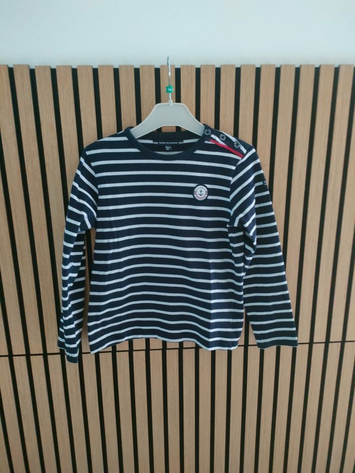 Lots de tee shirt et pull taille 8ans