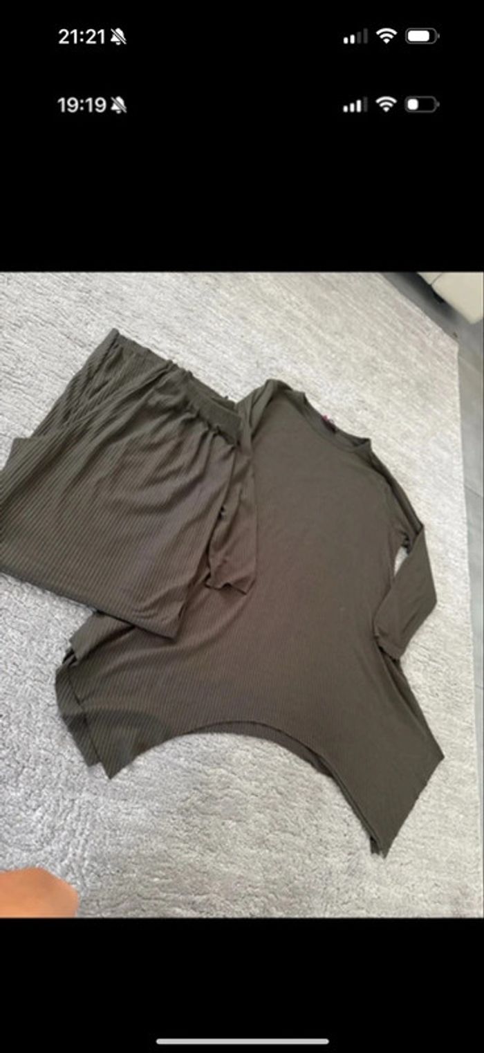 Ensemble femme taille 42 très bonne etat