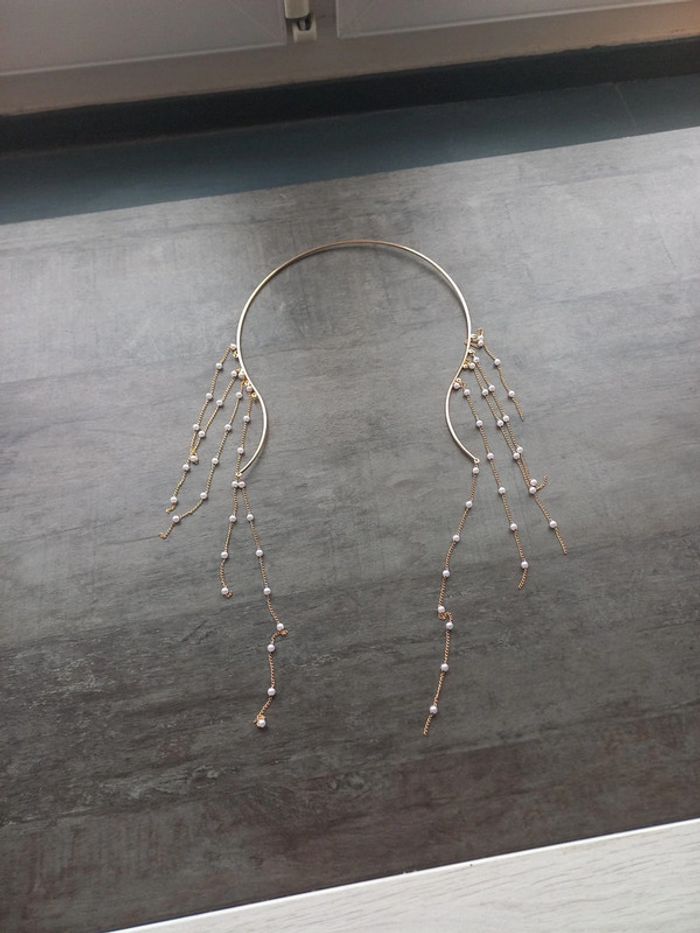 Collier punk à pompons dorés