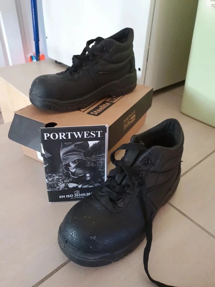 Chaussures de sécurité Portwest - pointure 39 - photo numéro 4
