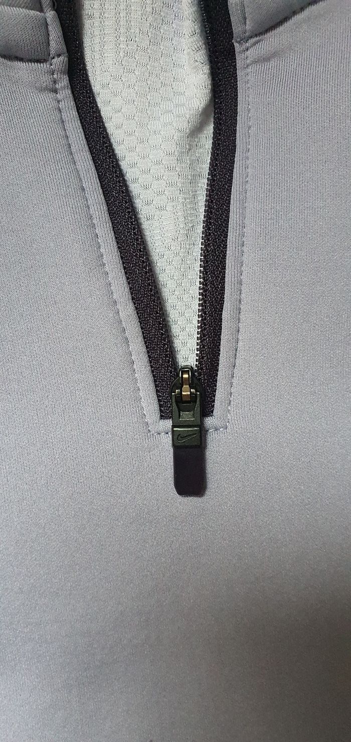 Sweat de sport Nike taille L - photo numéro 3