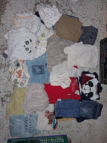 Lots vêtements bebe
