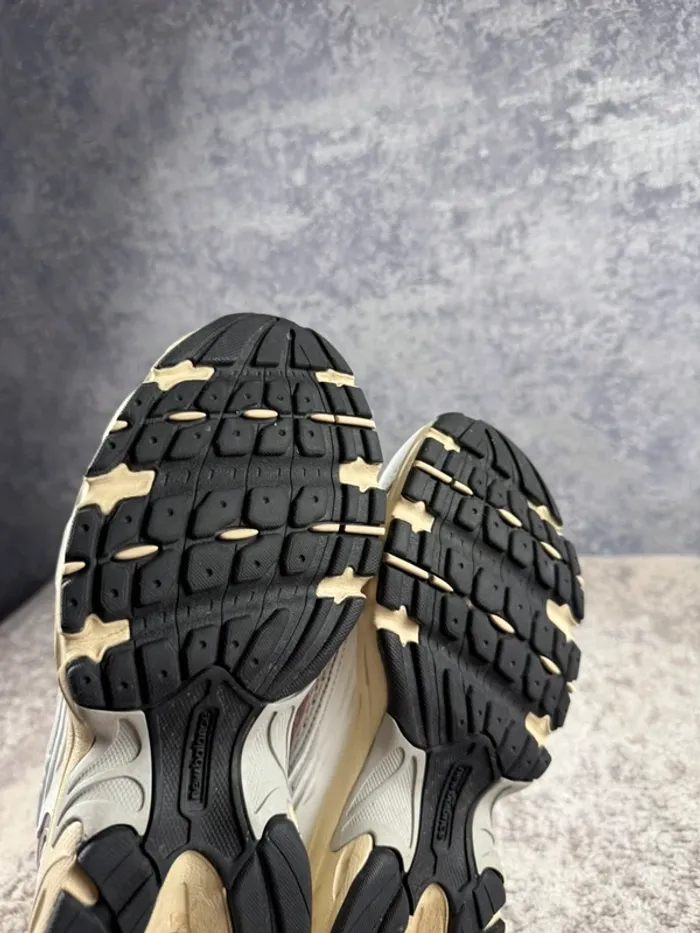 New Balance 530 Running Abzorb - Beige & White & Pink - photo numéro 10