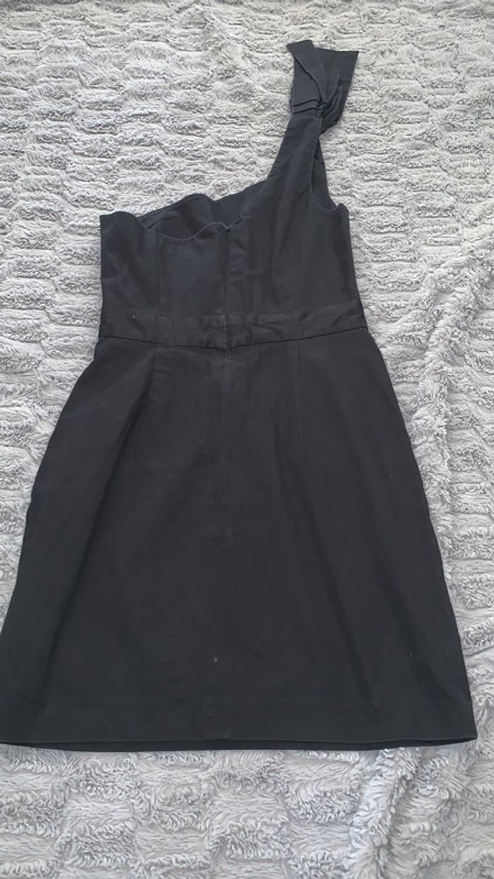Robe noire 1 bretelle French connection taille 36 - photo numéro 2