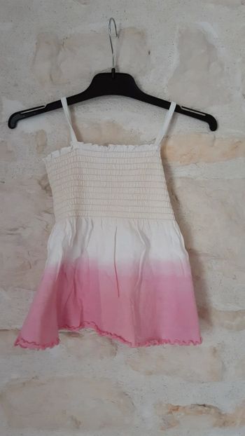Robe courte rose et blanche à bretelles 12 mois