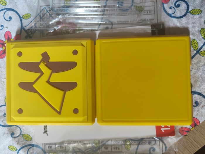 Boîtier de rangement Pikachu pour 12 jeux switch - photo numéro 3