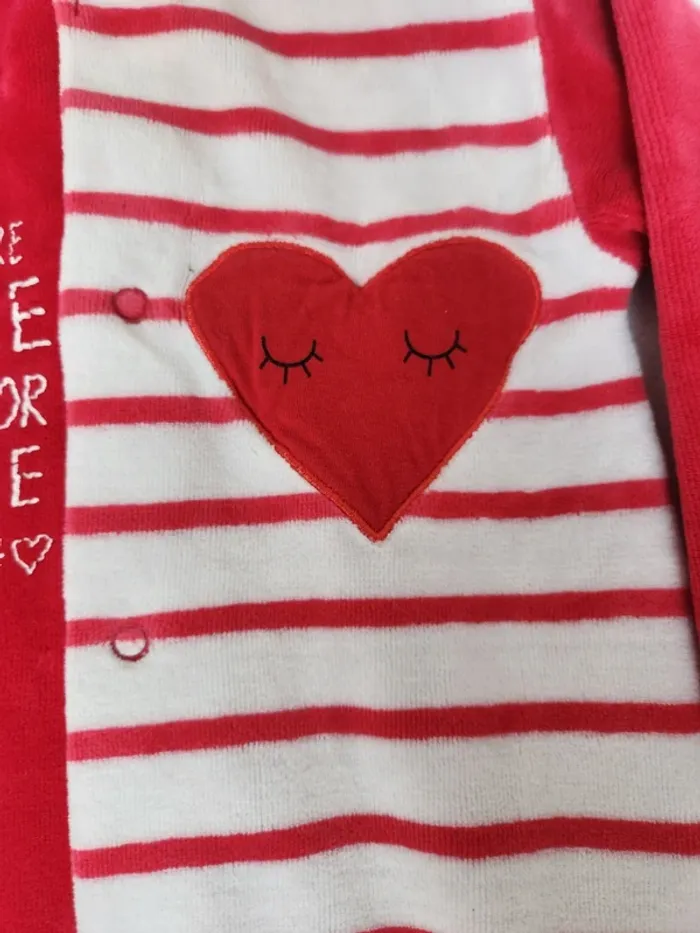 Joli pyjama velours automne hiver bébé fille rayures rouge et blanc dessin cœur Absorba 9 mois - photo numéro 3