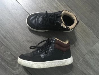 Baskets chaudes, pointure 29.