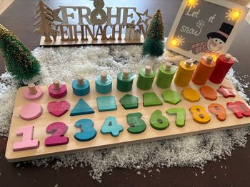 Jeu éducatif en bois – Formes, couleurs et chiffres 🌈🔢