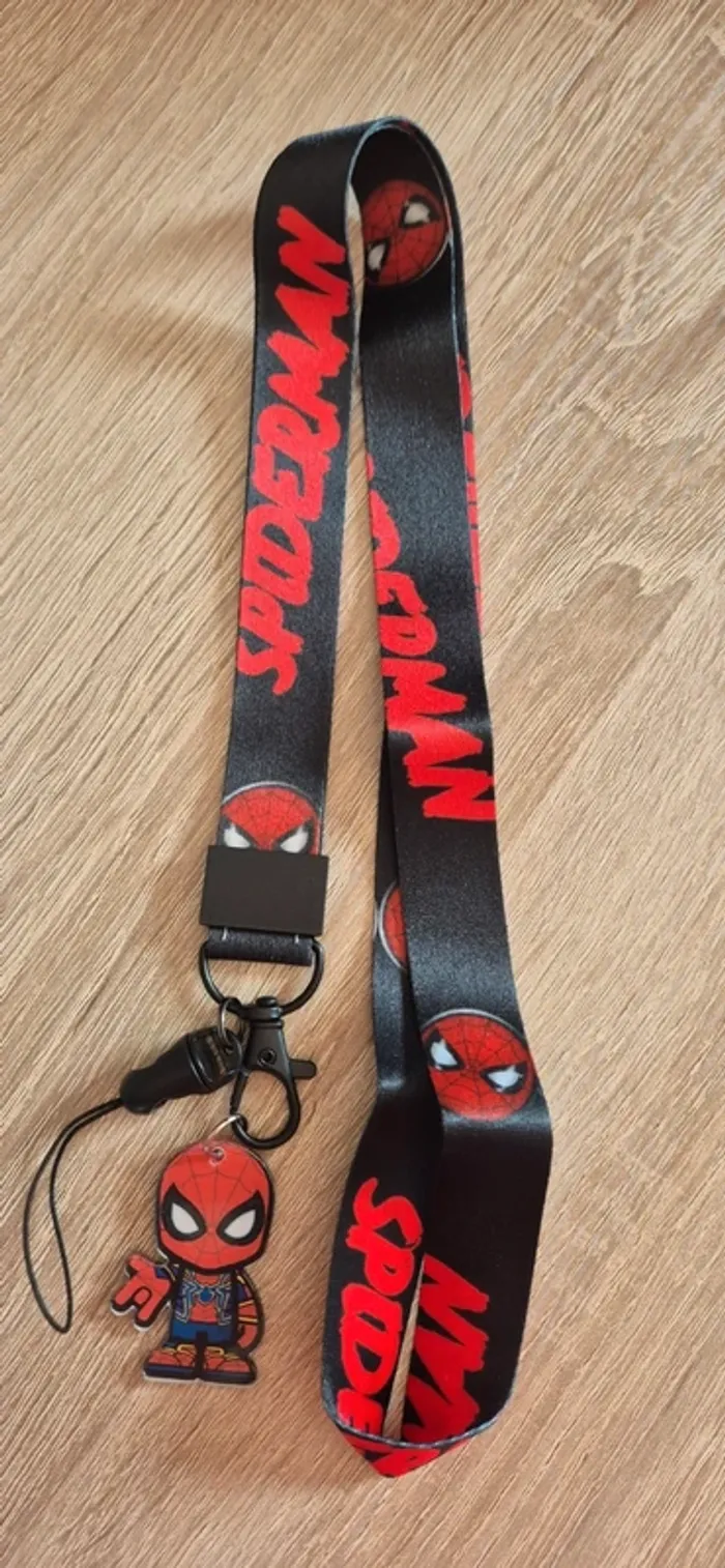 Porte carte d'identité Spiderman avec lanière fantaisie. - photo numéro 3