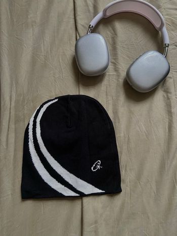 Bonnet noir et blanc