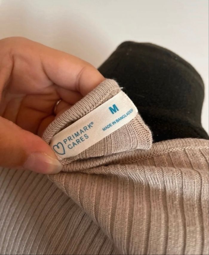 T-shirt manche longue taille M de chez Primark en très bon état - photo numéro 4