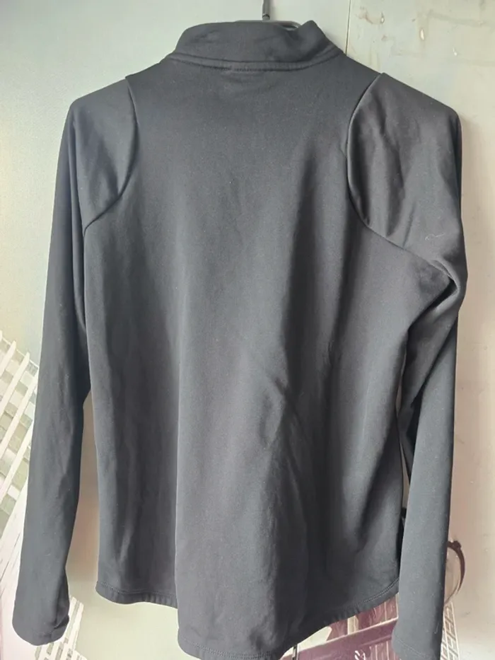 Pull Nike noir manche longue avec emplacement pouce – très bon état - photo numéro 7