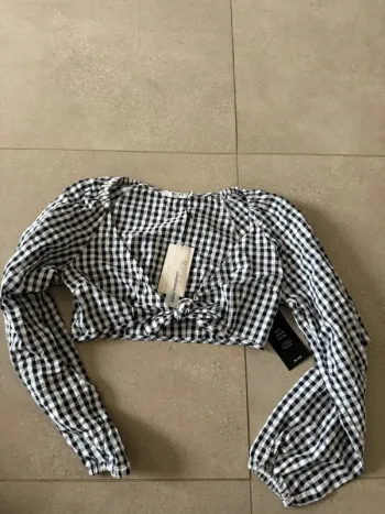 Haut Na-kd, taille 36, neuf avec étiquette,