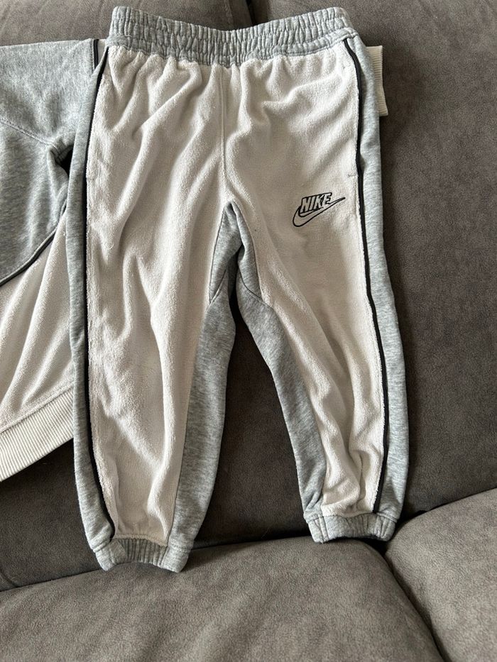 Survêtement Nike 2-3 ans - photo numéro 3