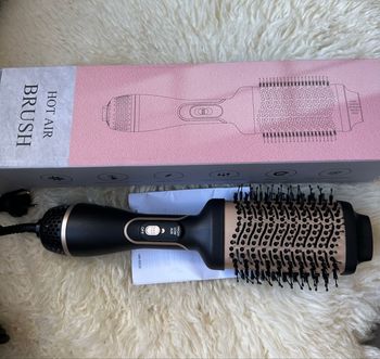Brosse soufflante sèche cheveux