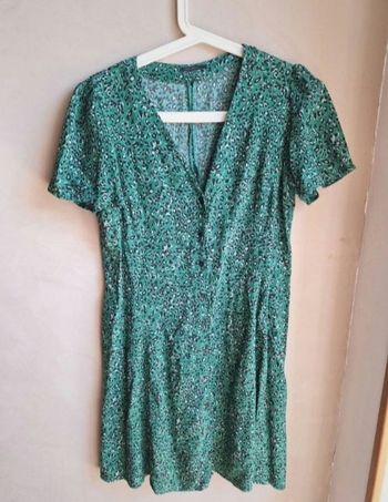 Robe cintrée  à manches courtes