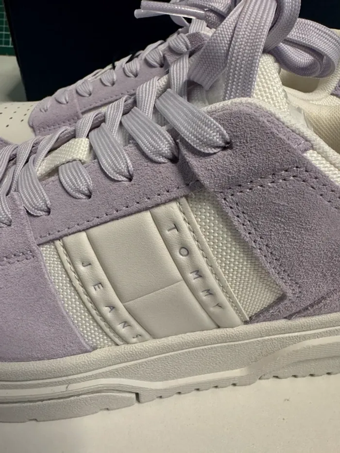 Baskets Tommy Jeans the brooklyn sued lavender flower. Neuves dans leur boîte. Taille 37 - photo numéro 6