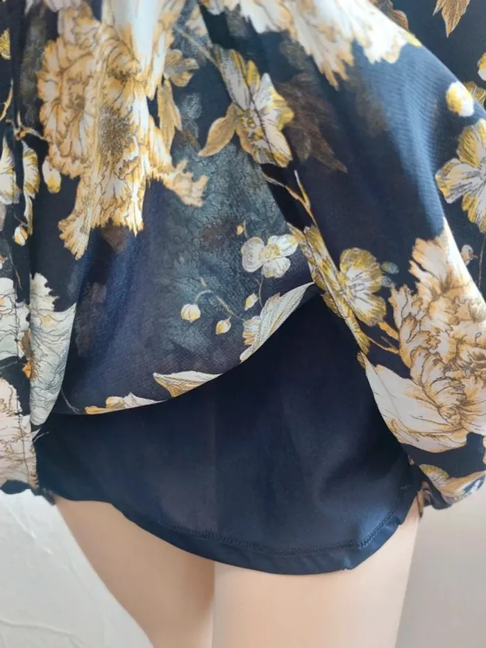 Robe fleurie Taille 38 - photo numéro 4