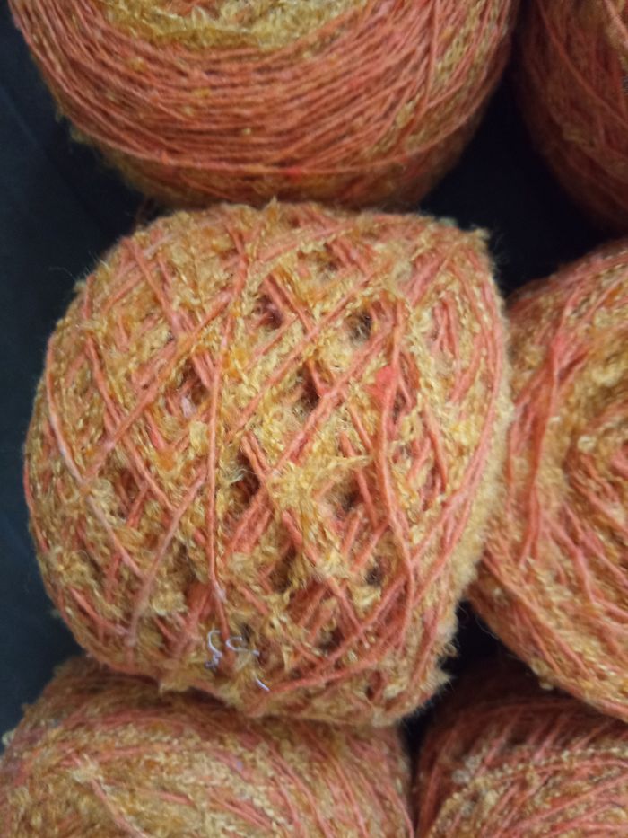 Lot de 6 Pelotes Fantaisies Effet Bouclettes (500g) - photo numéro 3