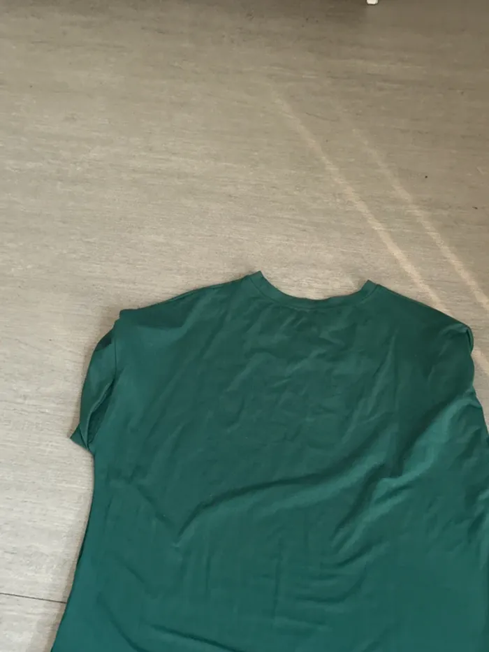 T-shirt ou robe avec poche vert taille L - photo numéro 6