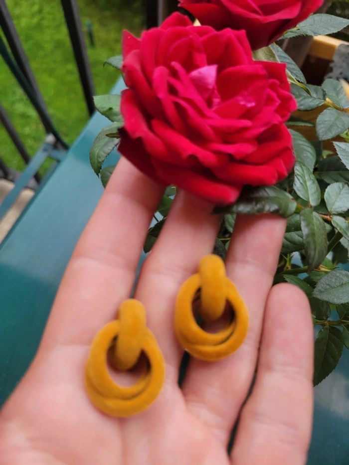 Clips velours jaune moutarde - photo numéro 3